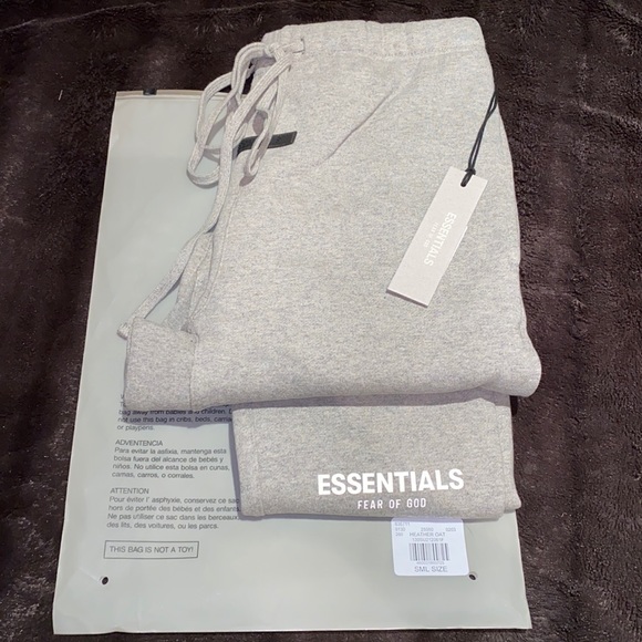 ✅ NWT UNISEX Fear of God Essentials Grey Dark Heather Oat joggers pants - Picture 3 of 6